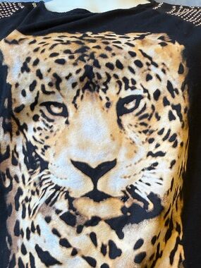 Graphic Leopard Face Tee in Black and Gold stud shoulder accents